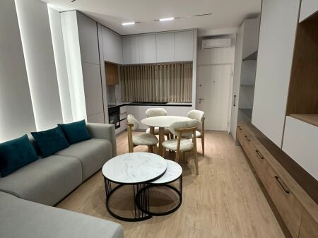 APARTAMENT 1+1 PER SHITJE NE QENDER