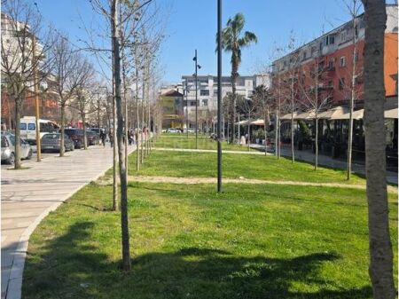 AMBIENT PER SHITJE NE QENDER TE DURRESIT !