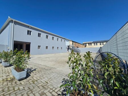 Magazinë 2-katëshe me qira – Shkozet, Durrës , vendndodhje strategjike për biznes, prane portit dhe autostrades !!!