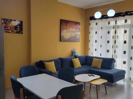 Apartament me qera 1+1 - 📍Rruga Kavajes, prane kompleksit Delijorgji