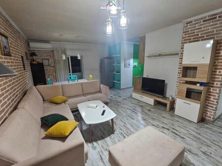 Appartamento In Affitto 2+1 a Komuna e Parisit (ID B2201493) Tirane