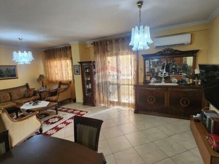 Apartament 2+1+2 per shitje Komuna e Parisit ID: 530601005-259