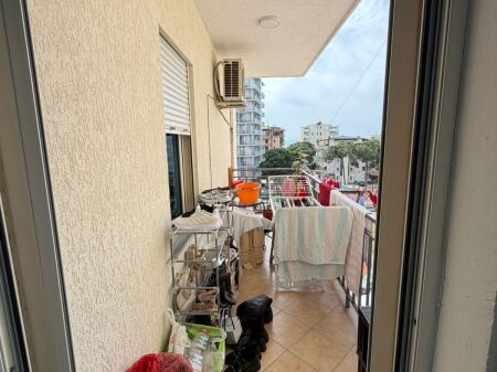 Shitet super apartament në Shkëmbin e Kavajës! 🌊 2+1