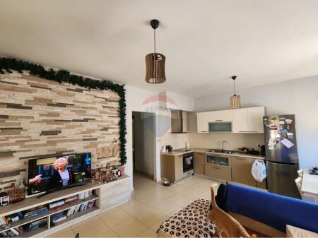 Apartament 2+1 ne shitje , Cristal Center