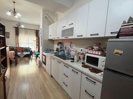 Shitet Apartament 2+1 tek Kompleksi Mangalem ID: 530551001-396