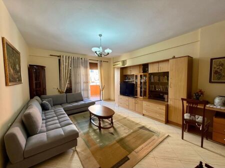 Ap 1+1 ne komune per qera