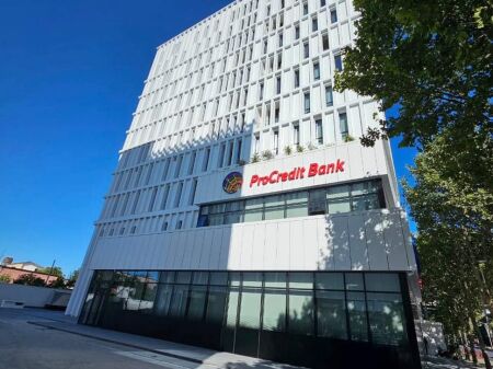 ZYRE PER QERA ZOGU I ZI