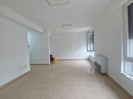 Jepet apartament per zyra ne Myslym Shyr