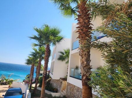 In vendita 2+1+ veranda Dhermi 500 000 Euro