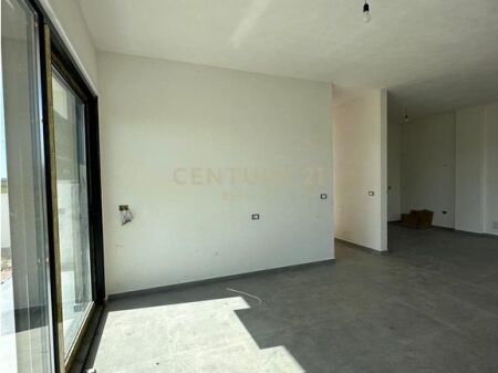 EKSLUZIVE! SHITET VILE INDIVIDUALE ME PISHINE NE GJIRIN E LALZIT! 340.000€