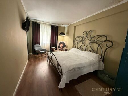 TE KOMUNA E PARISIT PRAN KRISTAL CENTER JAPIM APARTAMENT 2+1 ME QIRA 1,100 € /Muaj