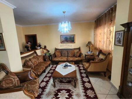 Apartament 3+1+2 ne shitje , Komuna e Parisit