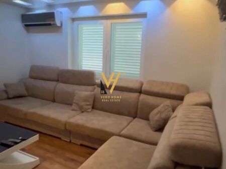 JEPET APARTAMENT 2+1+2 ME QERA TE RR.MARGARITA TUTULANI 100.000 LEKE