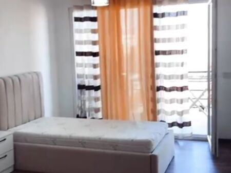 Jepet me qera Apartamenti 2+1 , Astir rruga Joklon Persi 500  mije leke