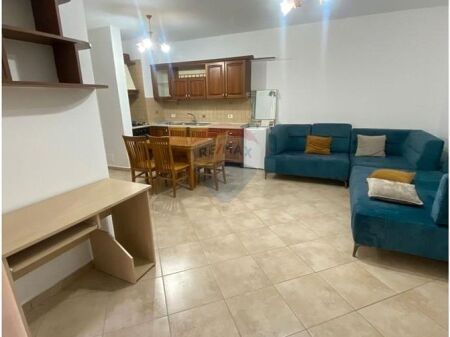 APARTAMENT 2+1 PER QIRA BULEVARDI ZOGU I !