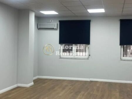 Qera | Ambjent Biznesi | Qendër | 950 €/muaj
