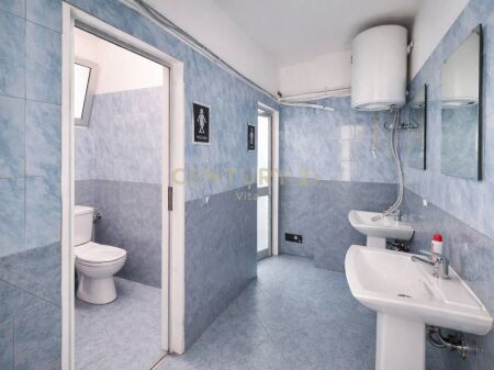 JEPEN AMBIENT ZYRE NE QENDER TE DURRESIT