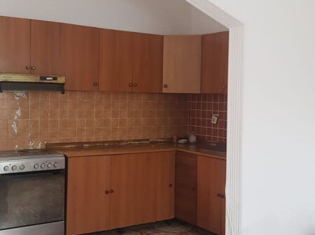 Jepet me qera apartamenti 1+1 , Zona 5 Maji , Rruga Lucie Miloti