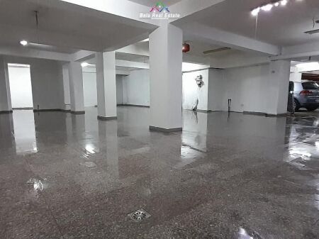 Magazine Me Qera Ne Qender (ID BM169) Tirane.