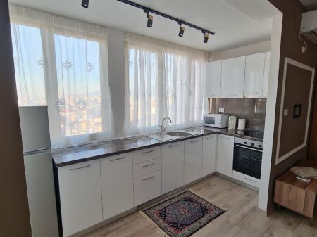 Jepet me qera Garsoniera , Perballe Delijorgjit prane Pasticeri Nela 460 mije leke