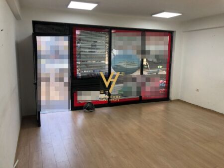 SHOP FOR RENT 38 M2 AT ZOGU I ZI 50,000 LEKE