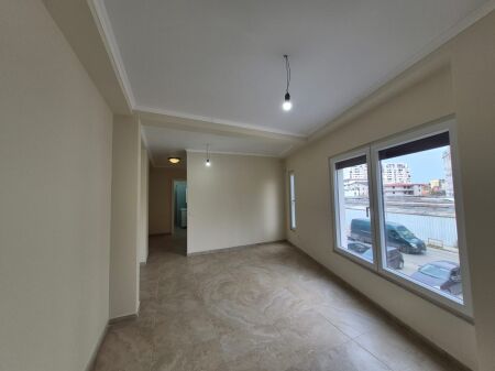 Jepet me Qera Ambjent Biznesi  Tek Tregu Industrial