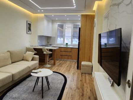 Apartament 1+1 për qira pranë Universiteti Zonja e Këshillit të Mirë