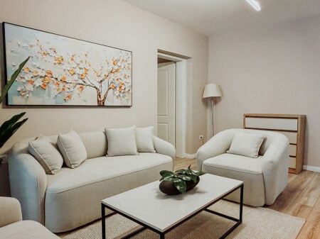 🏡 Apartament me qira 2+1 + garderobë në Qendër (krahu i Myslym Shyrit)