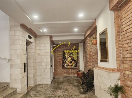 ZYRE ME QIRA 74 M2 STADIUMI AIR ALBANIA 1.250 EURO