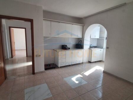 Qera, Apartament 1+1, Ali Demi, Tiranë.