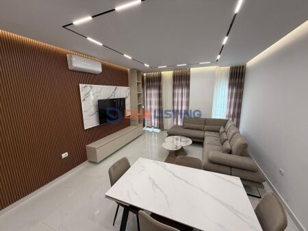 🏡 Qera Apartament 1+1 + 🅿️ në Zogu i Zi 📍 Zogu i Zi (përballë Ring Center) 🏢 Ndërtim i ri