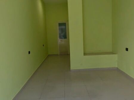 Jepet me qira, Ambient Biznesi, Polica, Durrës