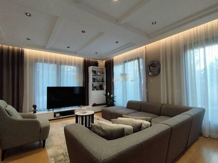 Shesim Vilë pranë Venue Club, Xhamlliku