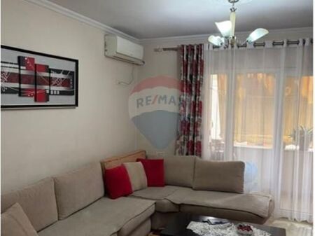 Apartament 2+1 me qira Kthesa Kamzes