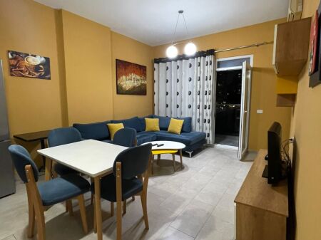 AFFITTASI 1+1 A SQUARE 21