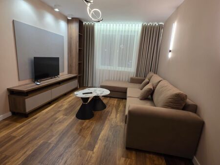 Apartamennt 1+1 per qjra Xhamia e Tabakeve !