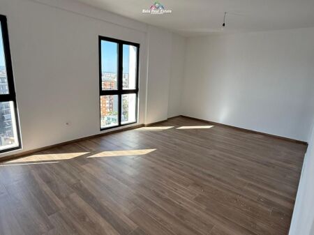 Office for Rent at Pharmacy 10 (ID BZ2693) Tirana