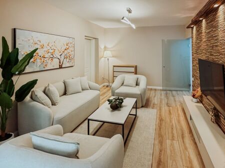 🏡 Apartament me qira 2+1 + garderobë në Qendër (krahu i Myslym Shyrit)