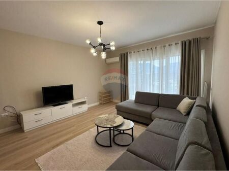 Apartament me qira 2+1+2 tek Kopshti Botanik