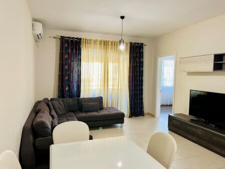 Appartamento 2+1 + parcheggio A Kinostudio