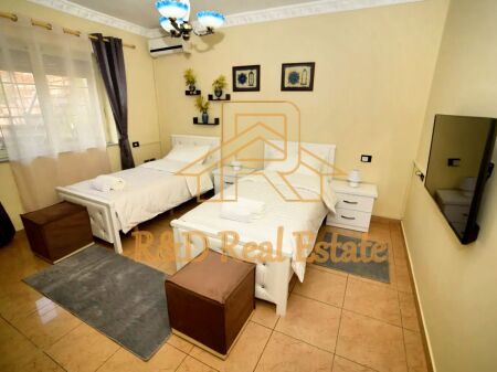 🏡 Jepet me qera apartament 2+1 – Rruga Fortuzi / Mine Peza