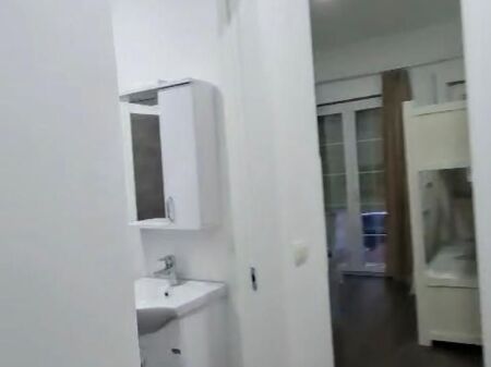 Jepet me qira, Garsoniere , Mbrapa Galaktikut, Durrës