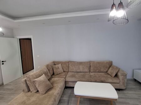 Jepet me Qera Super  Apartament 2+1 Ne Plazh Hekurudha