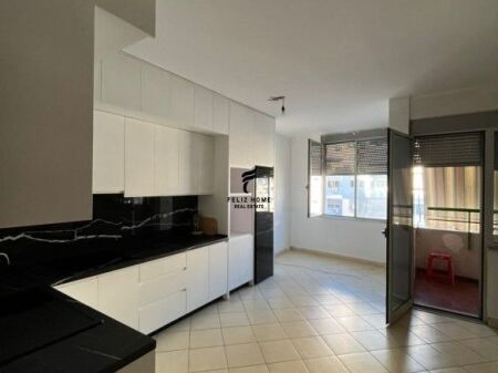 FOR SALE APARTMENT 2+1+2 DIBRA STREET 33,000,000 LEKE FH-64795