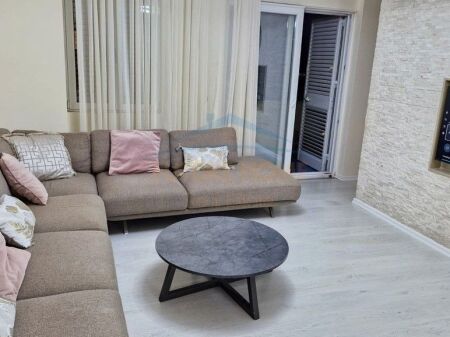 In vendita, Appartamento 3+1+2, Porcelan, Tirana