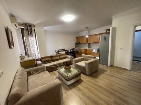 Jepet Apartament me qera