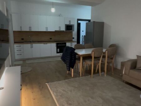 📍Paskuqan Pran Unazës Madhe Jepet Apartament 2+1 Me Qera Plus Post Parkimi