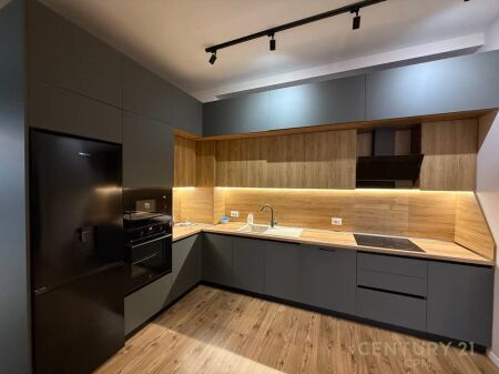 Jepet me qira apartament 2+1+2 tualete tek Kompleksi Delijorgji.