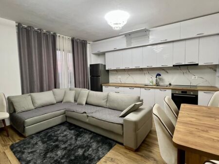 Affittasi: Bilocale Nuovo + Posto Auto – Via 5 Maji