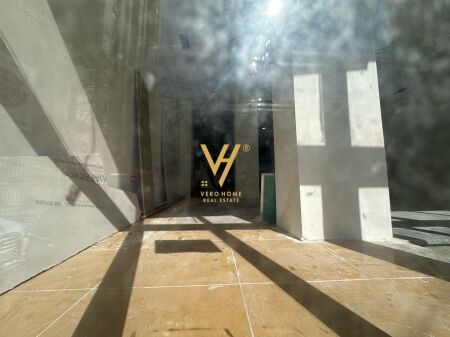 JEPET AMBIENT BIZNESI 100 M2 ME QERA NE QENDER 1.500 EURO